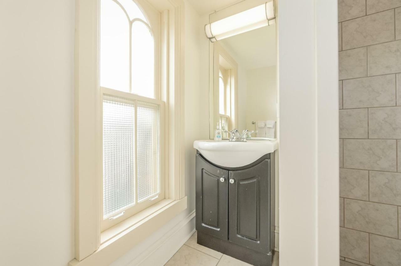 St Andrew Suites Fergus ภายนอก รูปภาพ