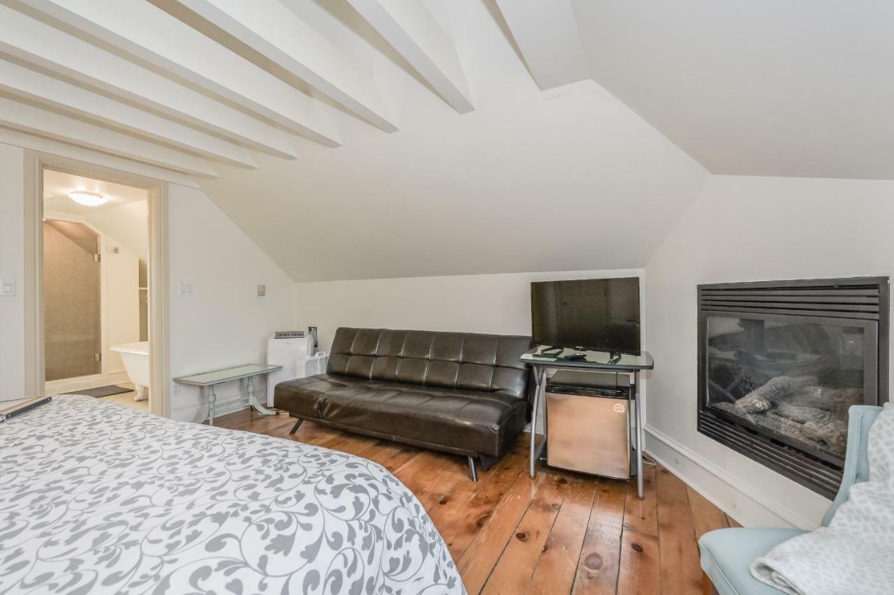 St Andrew Suites Fergus ภายนอก รูปภาพ